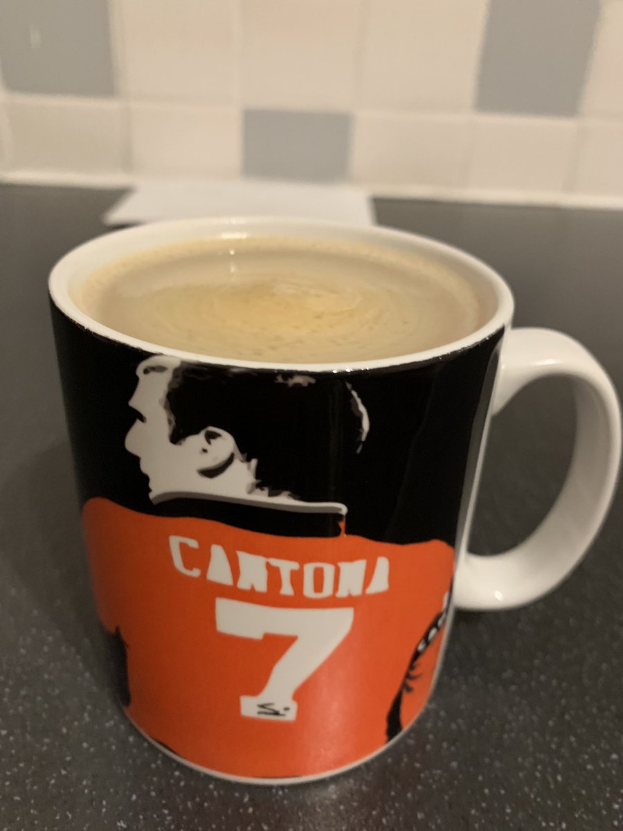 nettyastley's tweet photo. #matchday ❤️⚽️ @ManUtd #UTFR #stupidbodyclock 🤦‍♀️ https://t.co/OrBw7TXD75