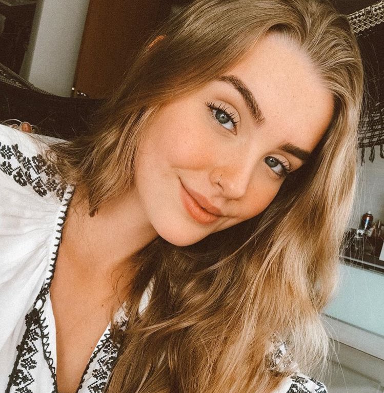 queensyllx's tweet image. 🐚.