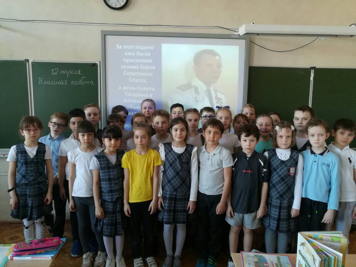 12 апреля любимый праздник и у молодого поколения! Рисуем, делаем поделки, встретились с Ветеранами Прогресса в музее Россия- моя история! Будущее за молодыми!