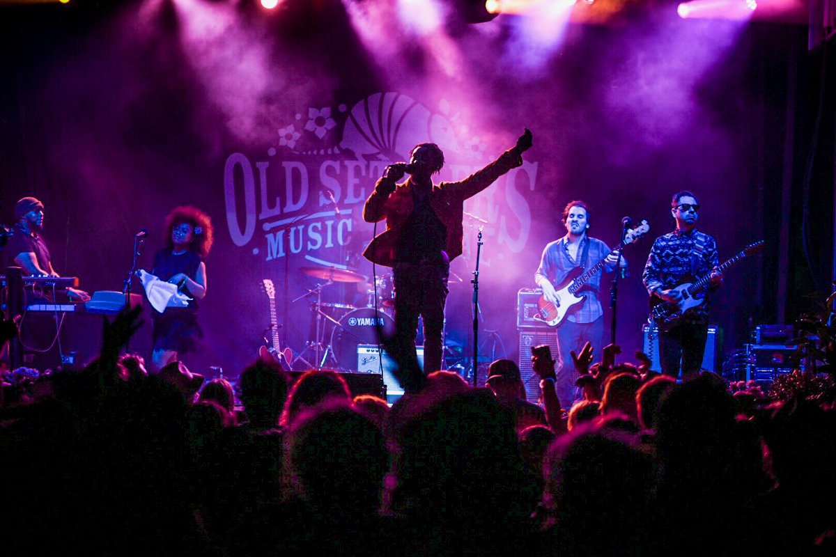 Do512's tweet image. .@BlackPumasMusic and @shinyribs closing out the night at @oldsettler Music Festival | #do512 #osmf 📷 Renee Dominguez