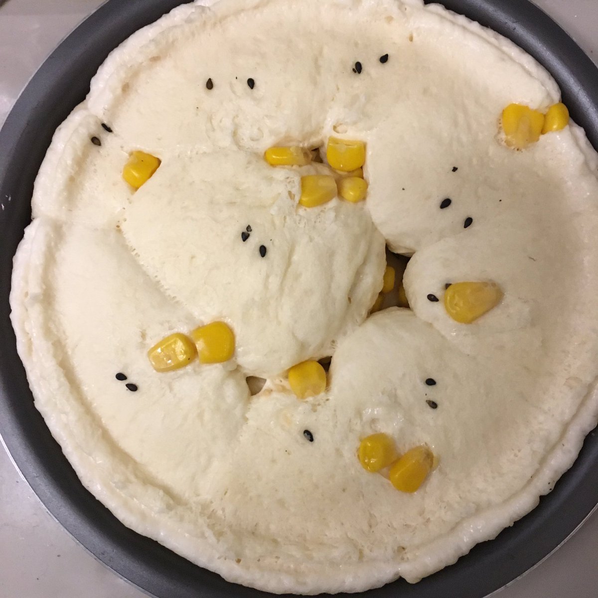 可愛くできるはずだったが 炊飯器に入れたひよこまんじゅうの大群が1時間後 巨大な生命体が生まれる いけない禁忌を錬成してしまった Togetter