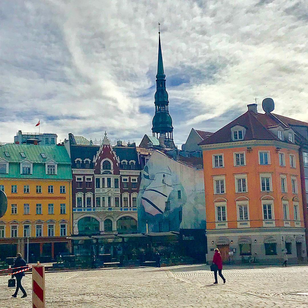 CityRigalv's tweet photo. Бодрое Утро Рижане и Гости нашего города . Сегодня 13 апреля на календаре , суббота . Сегодня наш эфир продлится скорее всего до часу ночи и обновляемся каждые 20 минут , а сейчас до 11 : 00 идёт наше " Бодрое Утро " !
@creation_calling
#Бодроеутро… https://t.co/JldojslrNd https://t.co/aTlvdOeINf