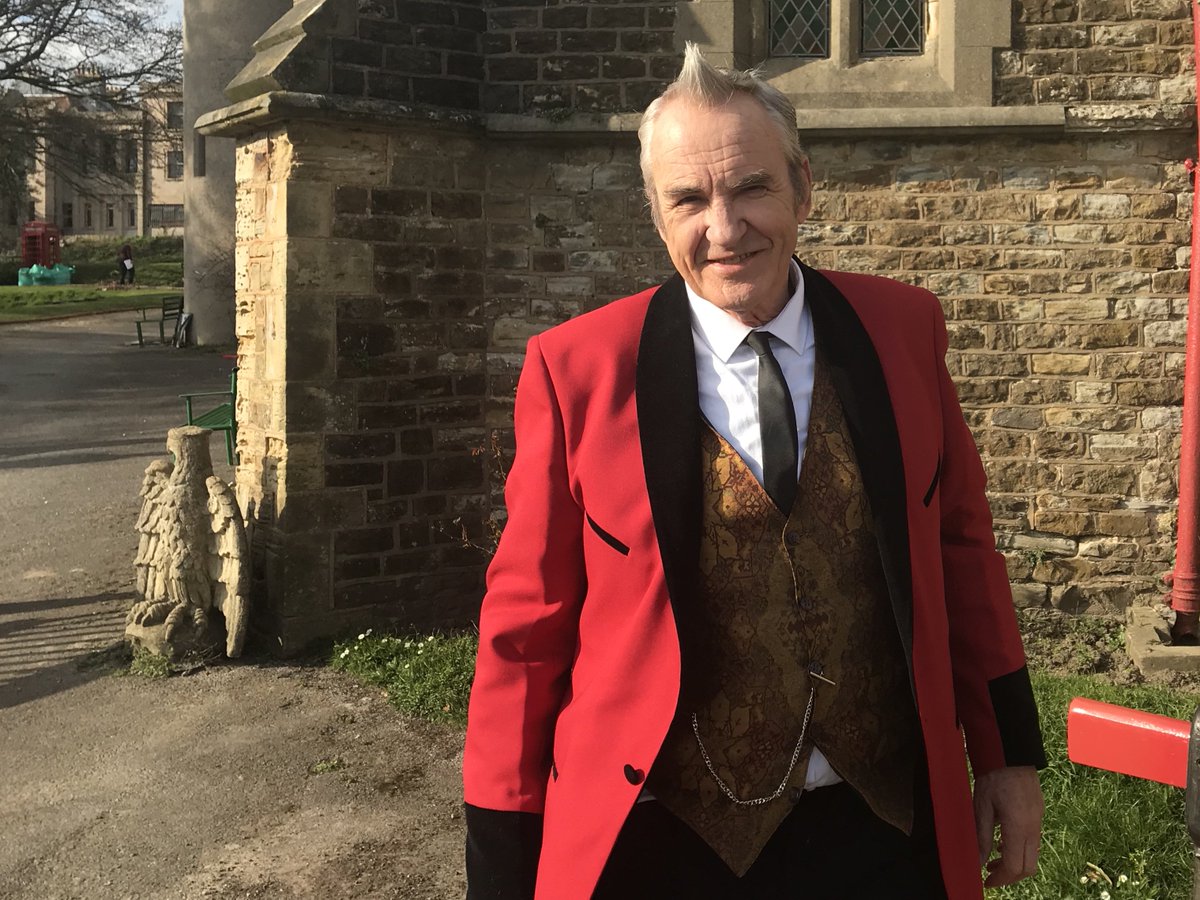 SussexSimon's tweet photo. Coming up after 7am with @MarkCarterMC @BBCSussex hear a great interview with @larrylamb47 about his new film #Brighton filmed in #Hastings #Sussex thanks to @TobyShawPhoto &amp; Mike @warrioragency https://t.co/xwKK8XF3d4