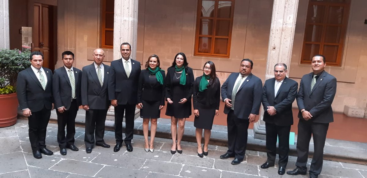 RafaRiveraB's tweet photo. Agradecido por la confianza del gremio de los administradores de Michoacán. Soy #CONLAMI. Colegio Nacional de Licenciados en Administración de Michoacán A.C. Nuevos retos, nuevos resultados... https://t.co/7vEg33DBj1