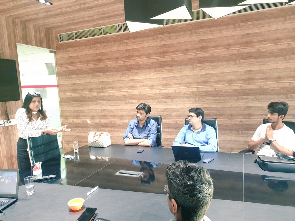 ZeniArora's tweet photo. #BurgeonLaw × @RomaPriya2 conducted a super interactive Workshop on the legalities of starting a business in India and Raising Funds and ancillary issues like protecting intellectual property and compliances involved, at India Accelerator. https://t.co/vZFv2XPHIi