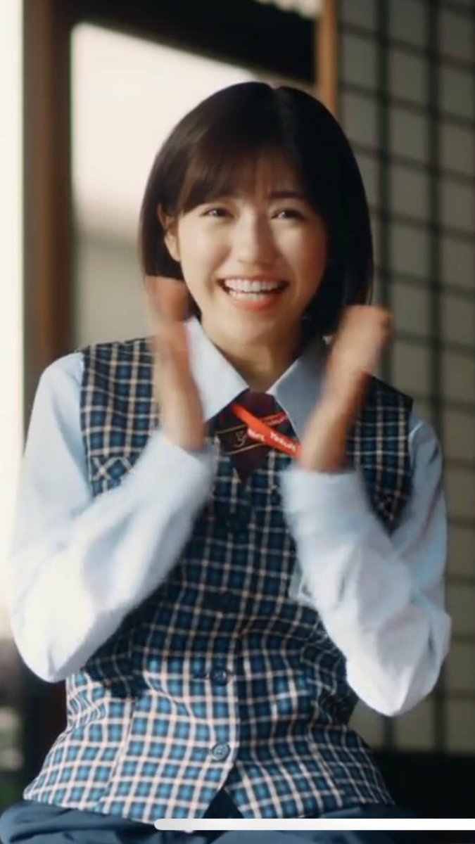 渡辺麻友 #ヤクルトレディ 髪の長さ以外は同じぐらい変わらんし