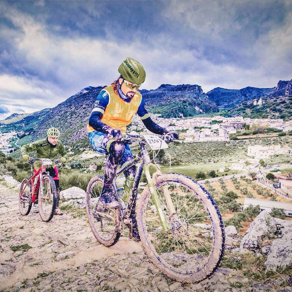 Una prueba que nos enamoró el año pasado😍 Homenaje a la Legión(HOLE) una carrera que se disputa en la localidad de Ronda y donde nuestros compañeros Pedro y David se desplazaron para realizarla en modalidad Trail y Btt🏃‍♂️🚴‍♂️
