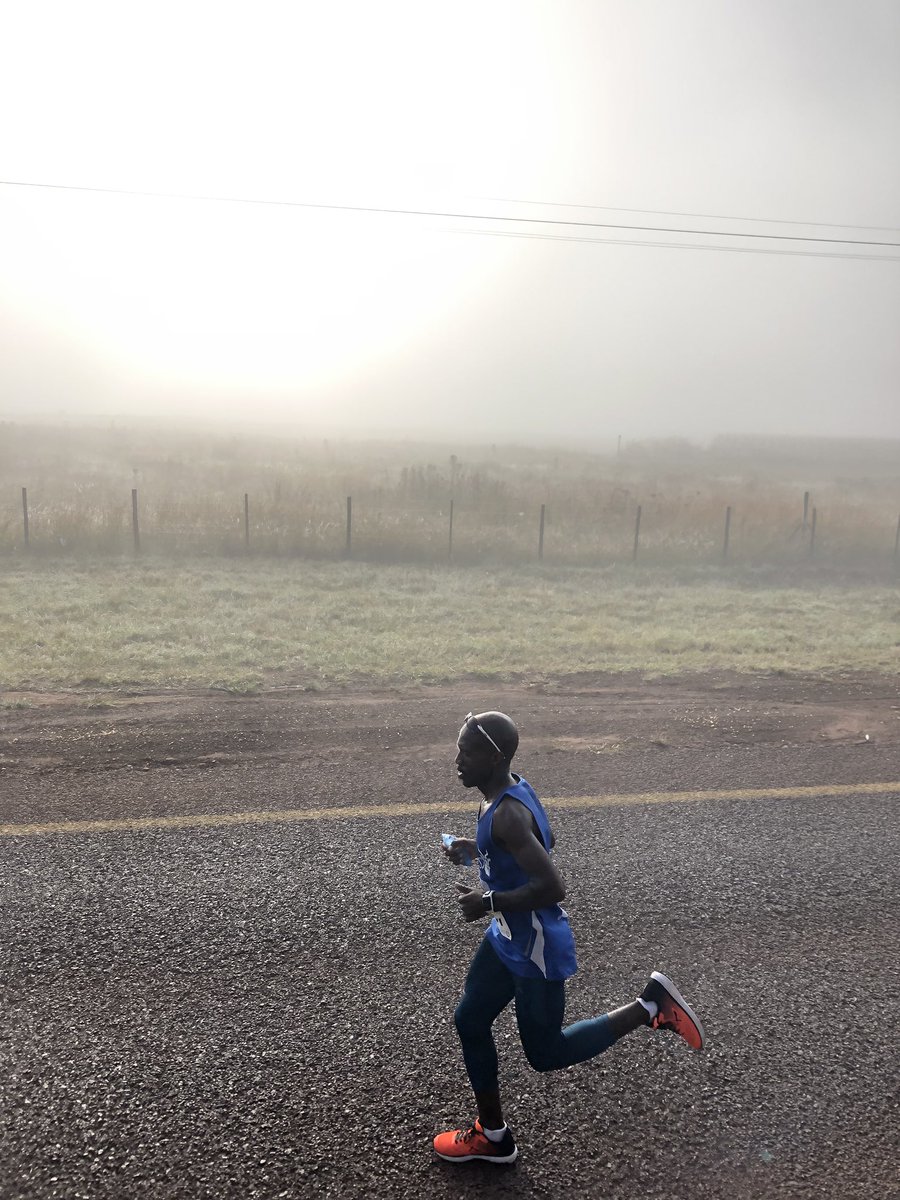 LoskopMarathon's tweet photo. About 13km into the #LoskopMarathon with our leading runner on about 43km https://t.co/nQ3D5i3U9n