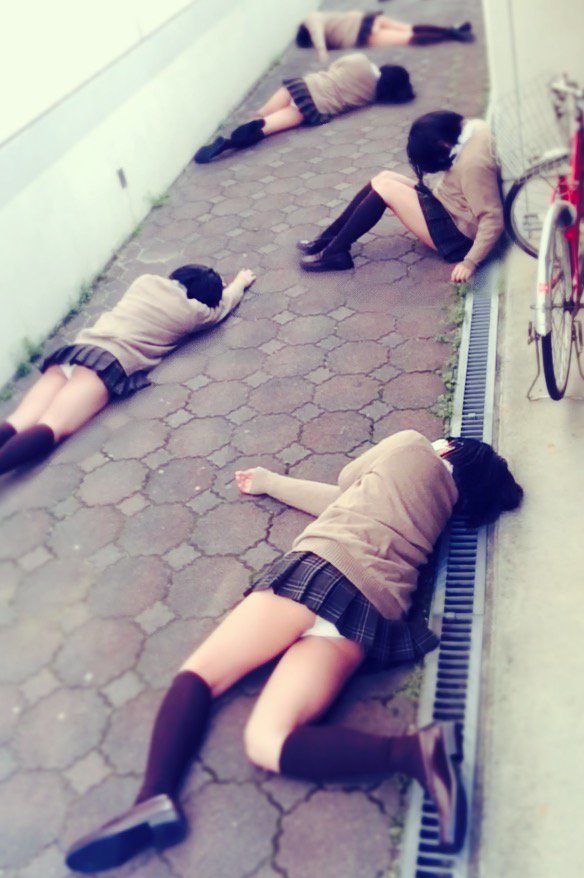 alshasu21's tweet photo. #失神　#気絶　#死屍累々 #リョナ　#faint #unconscious https://t.co/6Scfs3r7Ua