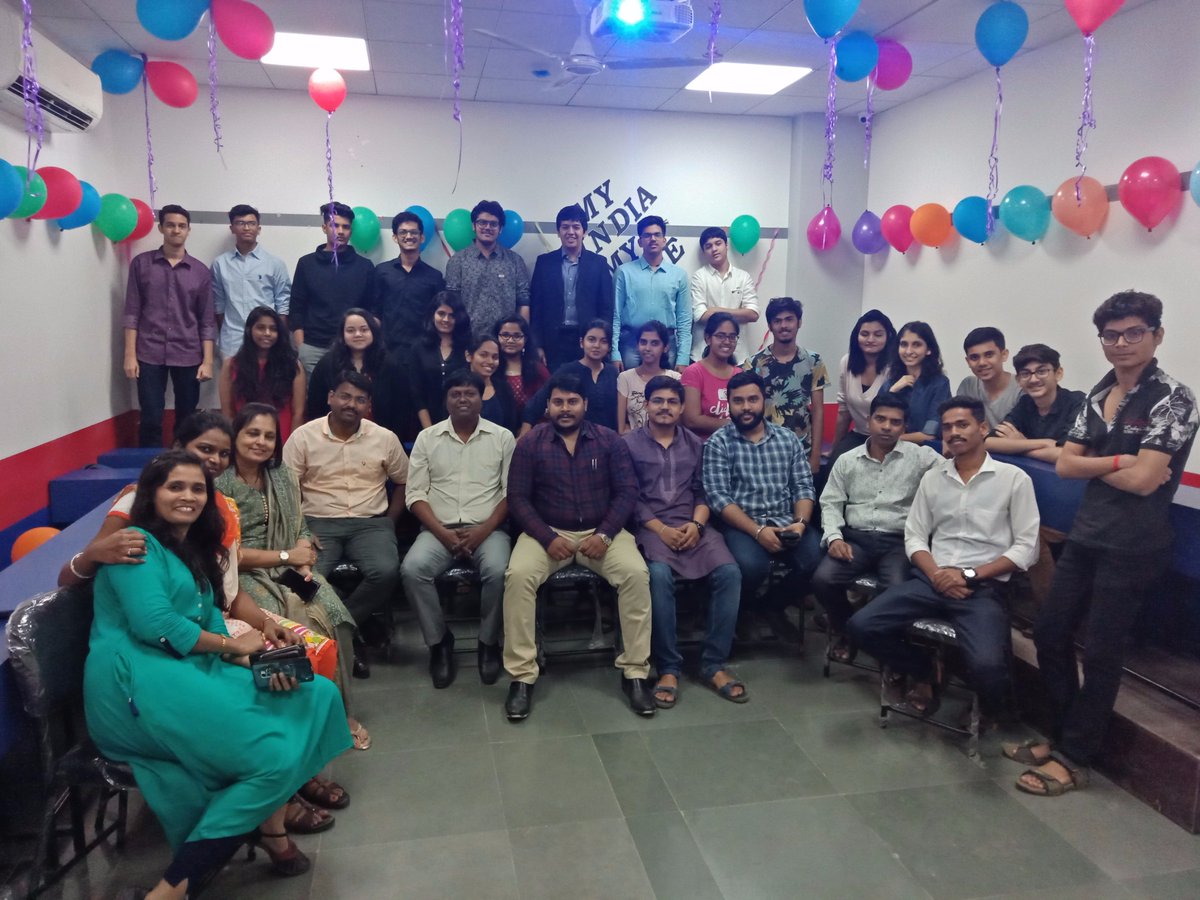 RaoIITAcademy's tweet photo. #Farewell #Raoiitacademy #RIIT #Celebration #Students #Allbranches https://t.co/D6ShdjpeN8