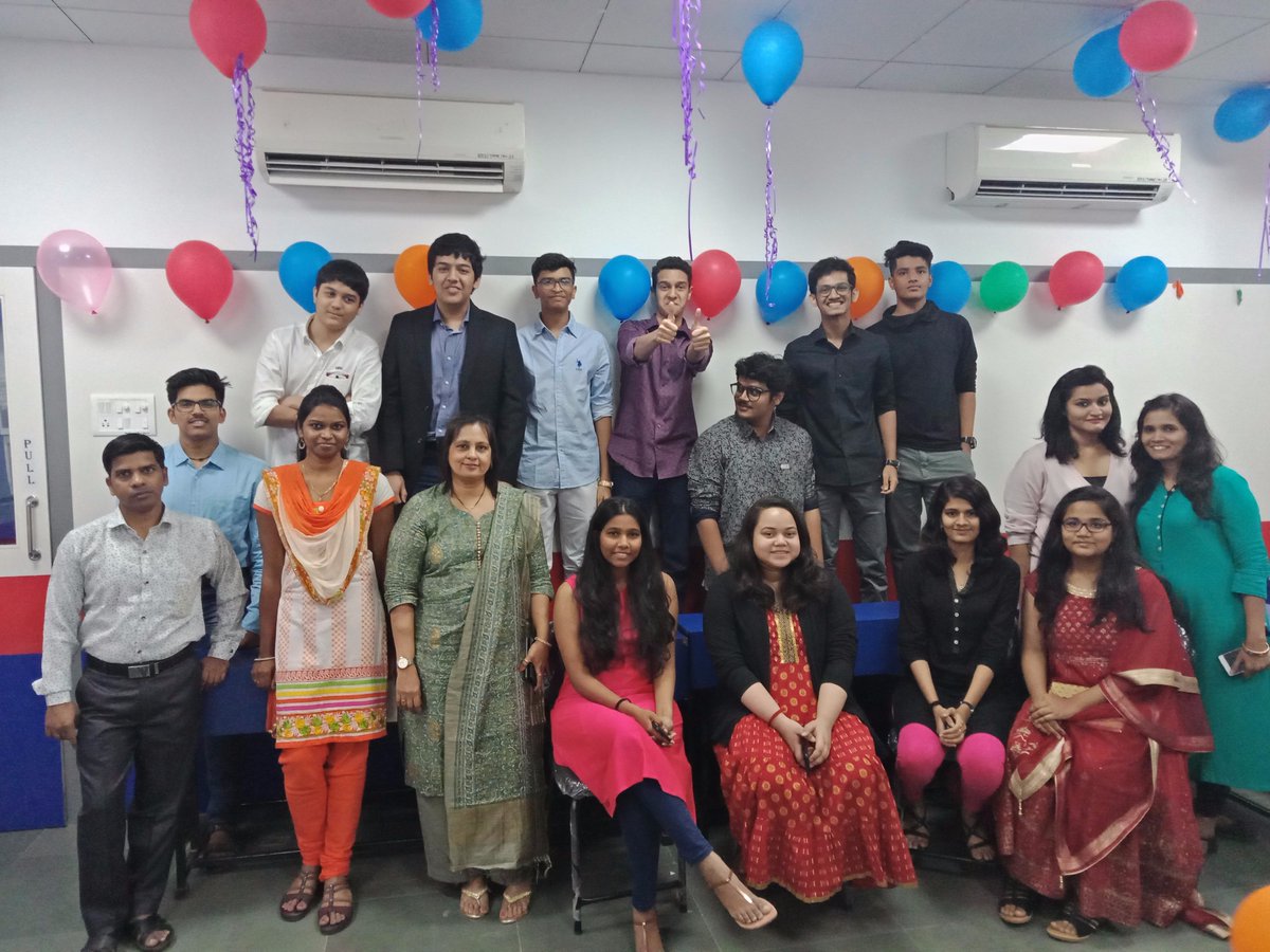 RaoIITAcademy's tweet photo. #Farewell #Raoiitacademy #RIIT #Celebration #Students #Allbranches https://t.co/D6ShdjpeN8