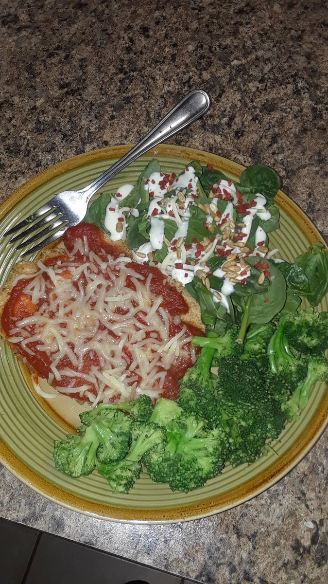 FrankIF4's tweet photo. Eating healthy never tasted so good  😂 last night's dinner #weightlossjourney #weightloss #fitness #weeattolooseweight https://t.co/X57NiK0Y4e