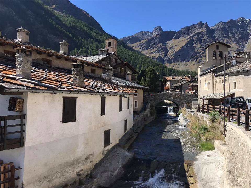 antonyblake9's tweet photo. Chianale, where are you riding this weekend ?
#cyclinglife #cyclist #roadbike#climboftheweek #chianale #delagnello
#agnellomountain #mountains #cycling #stubbleandsteelonmountainshigh #piedmontehotel #beautiful #wanderlusting  #travelgram #italy🇮🇹 #winecountry #barolo https://t.co/oI7ZIRmb8q