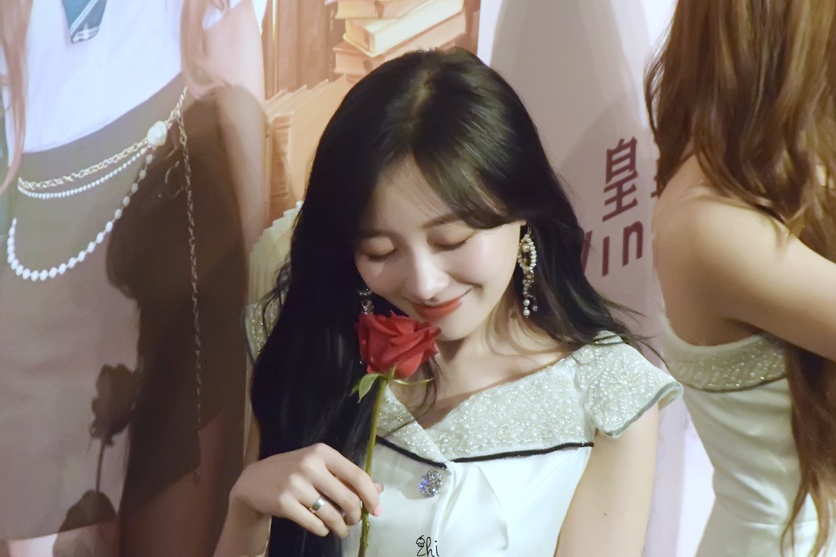 Juicerror's tweet photo. 190323 홍콩 기자회

#러블리즈 #Lovelyz 
#류수정 #수정 #Sujeong 

달콤한 꿈을 꿔요💫

@Official_LVLZ https://t.co/UC7gz4OX8H