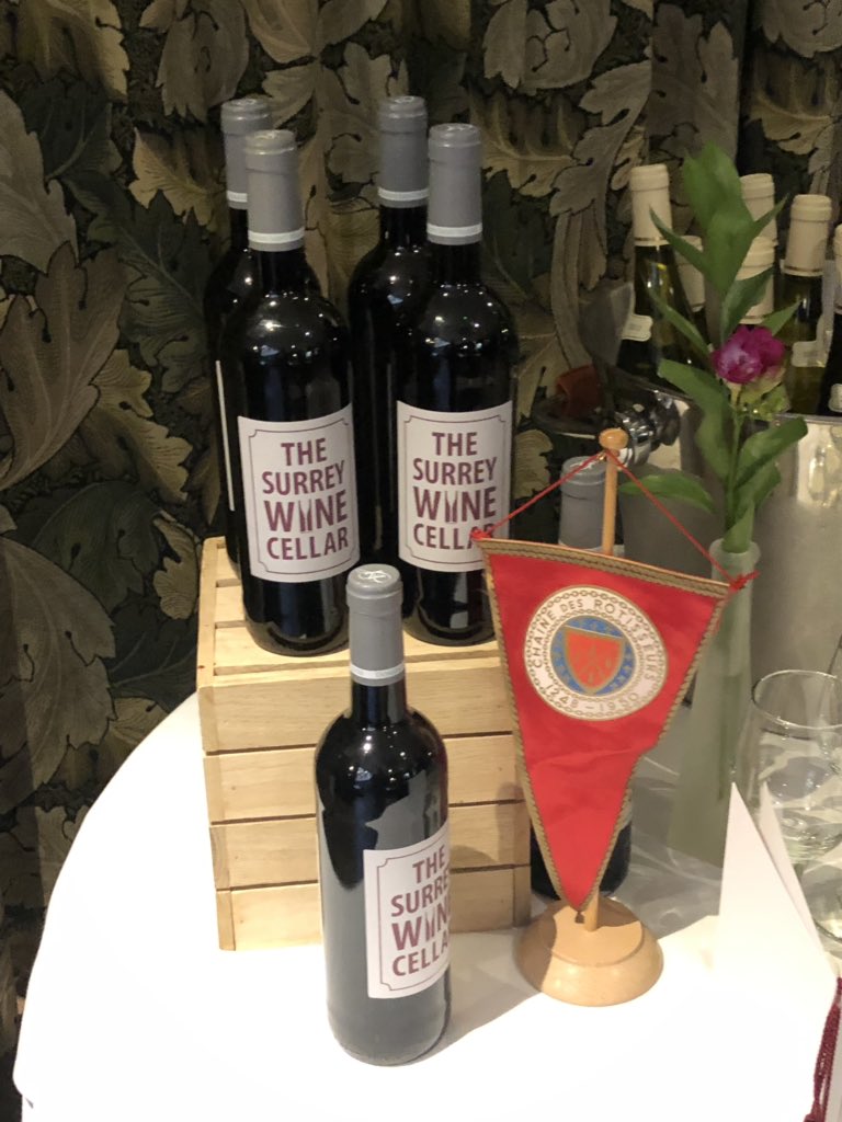 VicLaws's tweet photo. Great Evening with @ChaineGB @macdonaldhotels #randolphoxford for #worldchaineday @ChaineParisHQ @thameschaine Raised over €600 for @TheClinkCharity https://t.co/jk0Tgpnljx