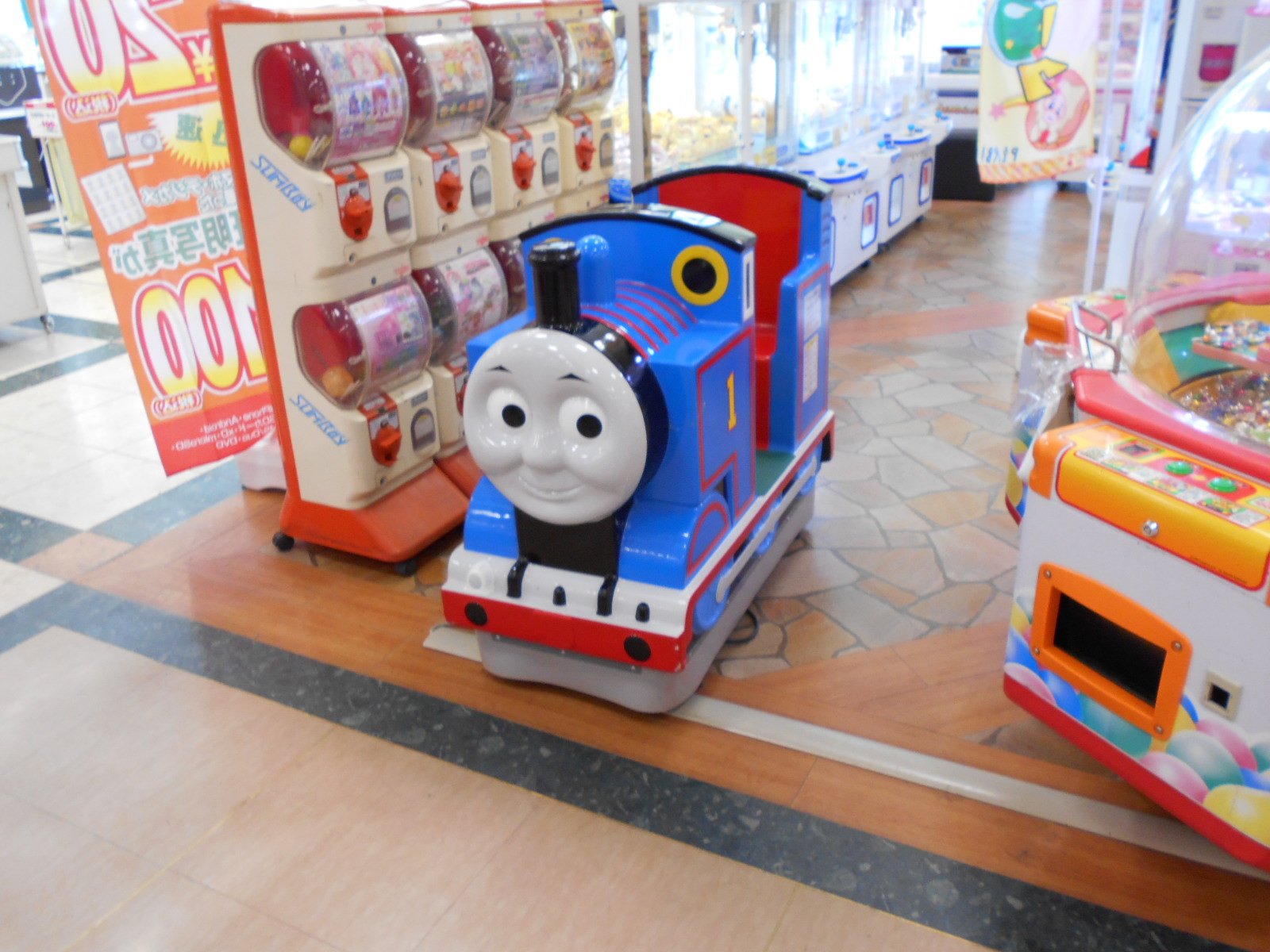 角型倶楽部 マルナカ佐川店 ゲームコーナーにて きかんしゃトーマス 乗り物ラボラトリー T Co Ssqvrv8t7a Twitter