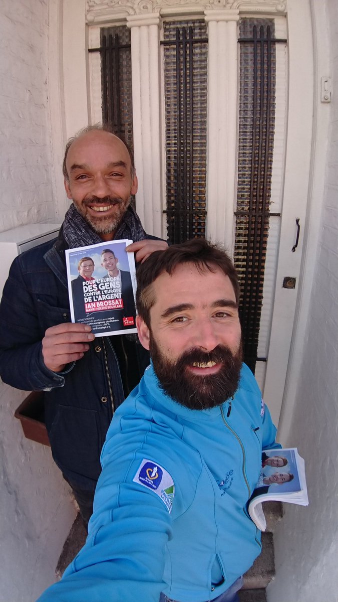 NicolasCheret's tweet photo. 🚨 [TRACTAGE]
Aux côtés de @Apourceau Poly, Sénatrice du Pas-de-Calais les camarades de la section diffusent le dernier tract de @IanBrossat
➡️ Semaine prochaine : porte à porte pour inviter au #meeting du 3 mai à #VilleAvion
#EuropeDesGens #PCF #PCF62AVION https://t.co/9ML3HXloVD