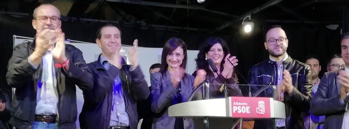 PSOE_Vdo's tweet photo. Gracias por apoyarnos ayer en nuestro primer acto de campaña para las #EleccionesGenerales por #LaEspañaQueQuieres #HazQuePase #ElVillarrobledoQueQuieres #PSOE #PsoeVdo #VotaPSOE https://t.co/kbyJ960hqH