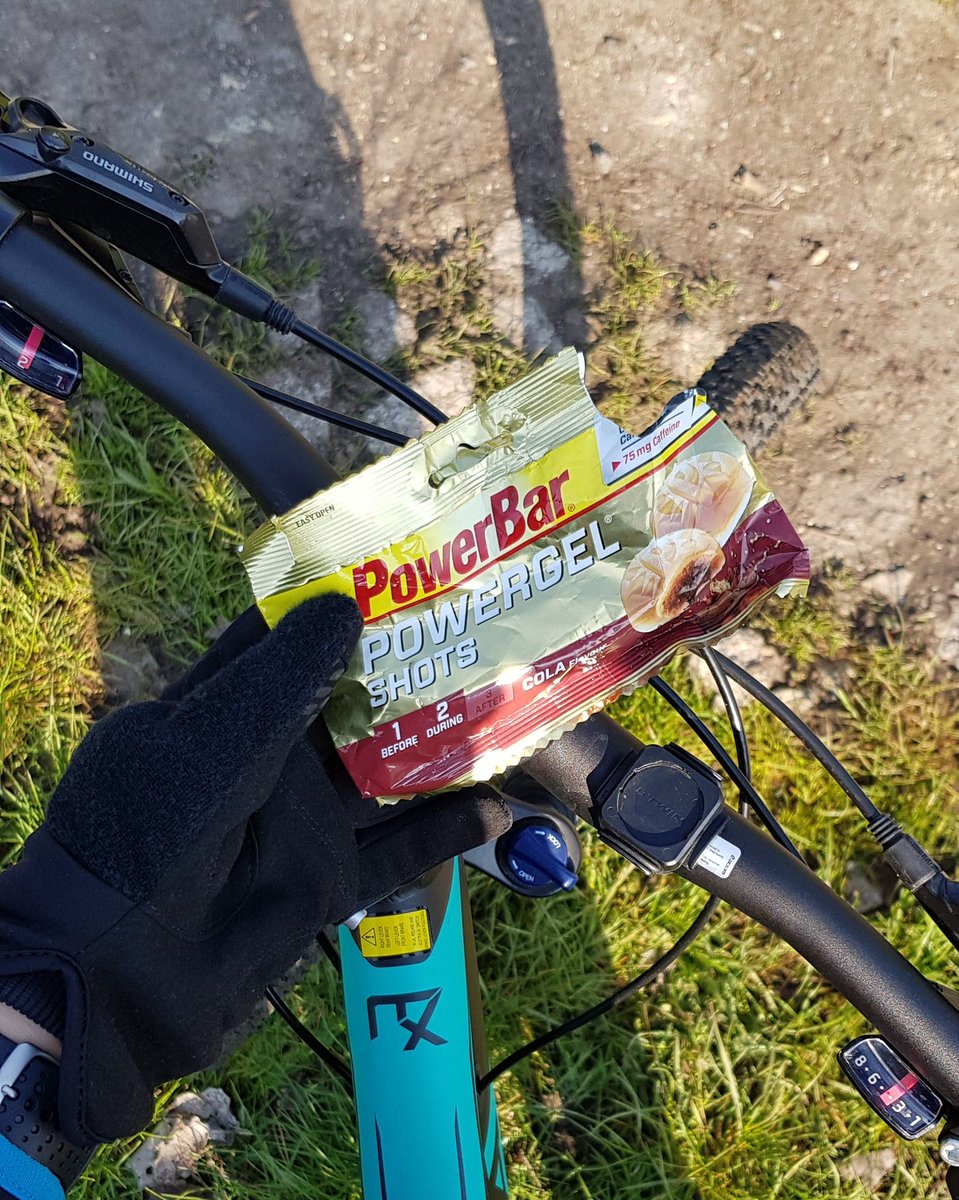 ju_drem's tweet photo. Quand le "1h tranquille" se transforme en 2h avec des bosses, de l'intensité, et le Mont Pagnotte. 😱 Le job est fait ! #efdv #RaidVTT https://t.co/jb8CPSwmxO