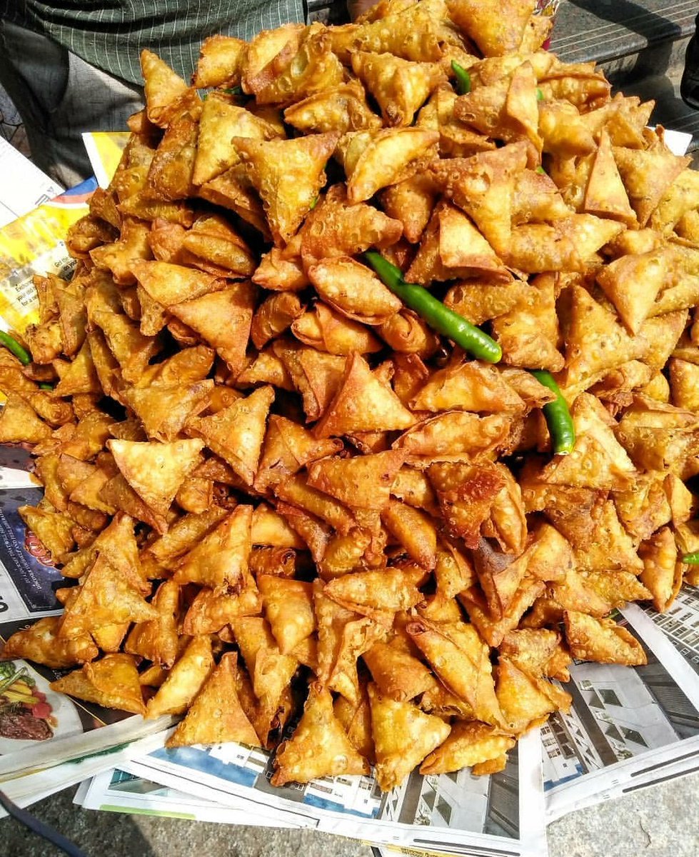 After seeing Samosas with chillies my heart goes bonkers. Mini onion samosas from the streets of beach station.