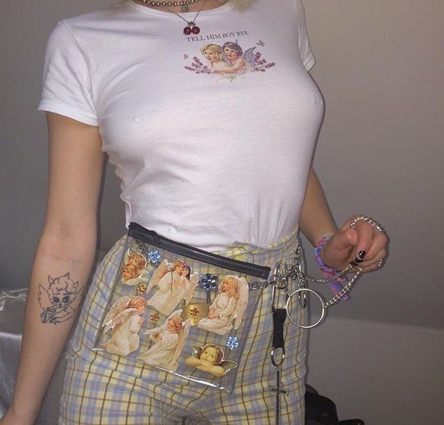 𝐇𝐎𝐍𝐄𝐘 (@90s__babes) on Twitter photo 