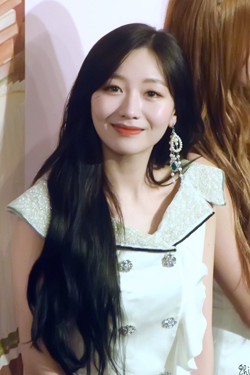 Juicerror's tweet photo. 190323 홍콩 기자회견

#러블리즈 #Lovelyz 
#류수정 #수정 #Sujeong 

🍬

@Official_LVLZ https://t.co/BUK5HdRL8P
