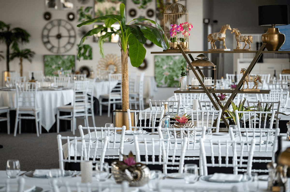 olivanovaresort's tweet photo. Ocean’s restaurant has the best box seat from where to follow the show jumping competition while you enjoy a top-quality meal.

#METOliva #SpringMET2019 #OlivaNova #Equestrian https://t.co/s3FukX7L2M