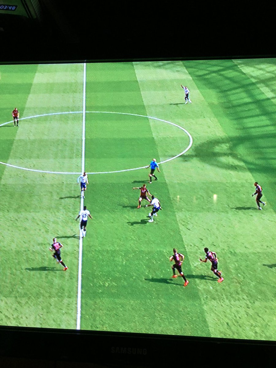 nickfinney73's tweet image. Love the fact the shadow of the famous cockerel  can be seen on the pitch when the sun shines 💙#COYS #SpursAreHome #newspursstadium #thfc #spurs #class