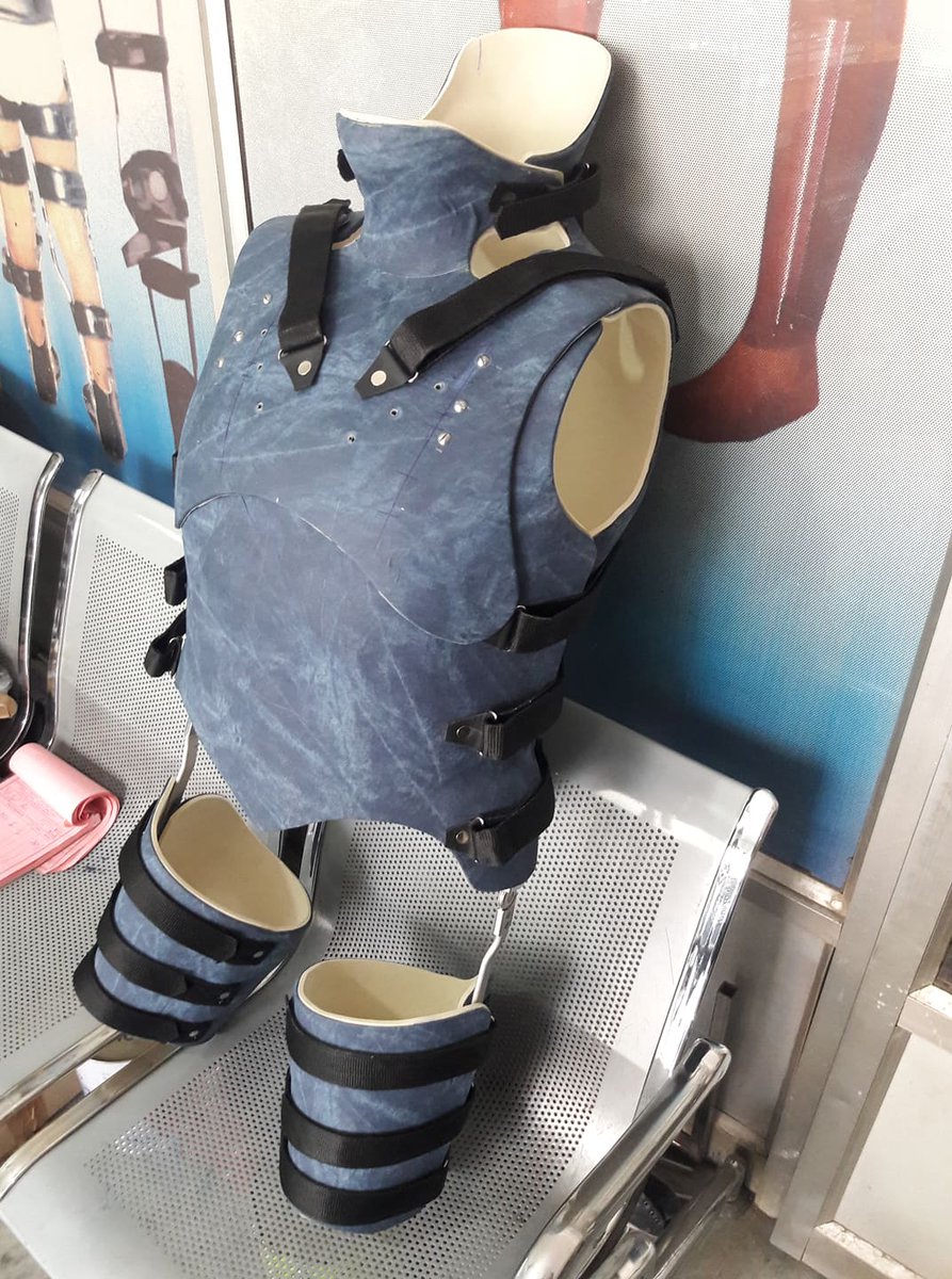 clamshell back brace