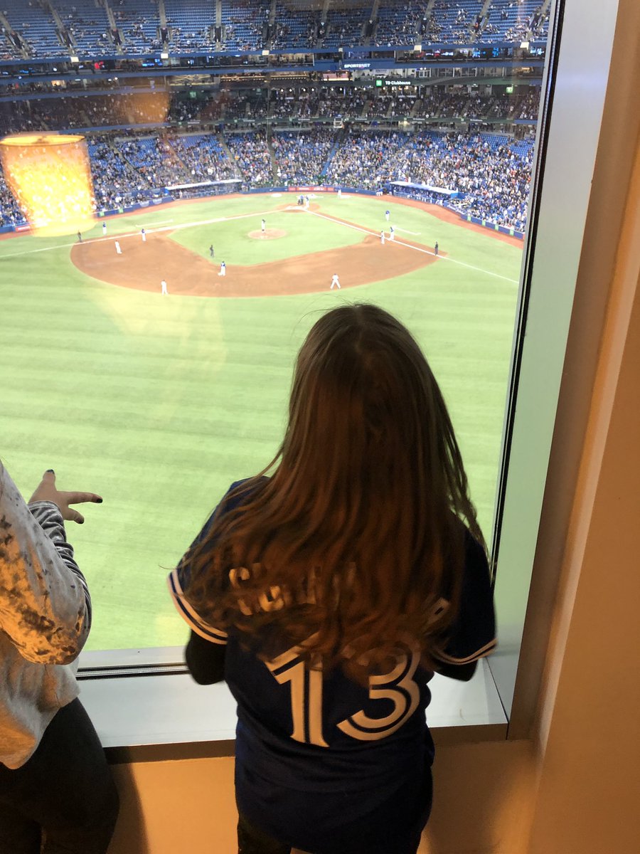 ajmoses44's tweet photo. Fantastic start to the weekend with a Jays game and Saturday morning workout at the Marriott. #weekendwarriors #familyfitness #sabrecatstrack https://t.co/Llcr35jrk6