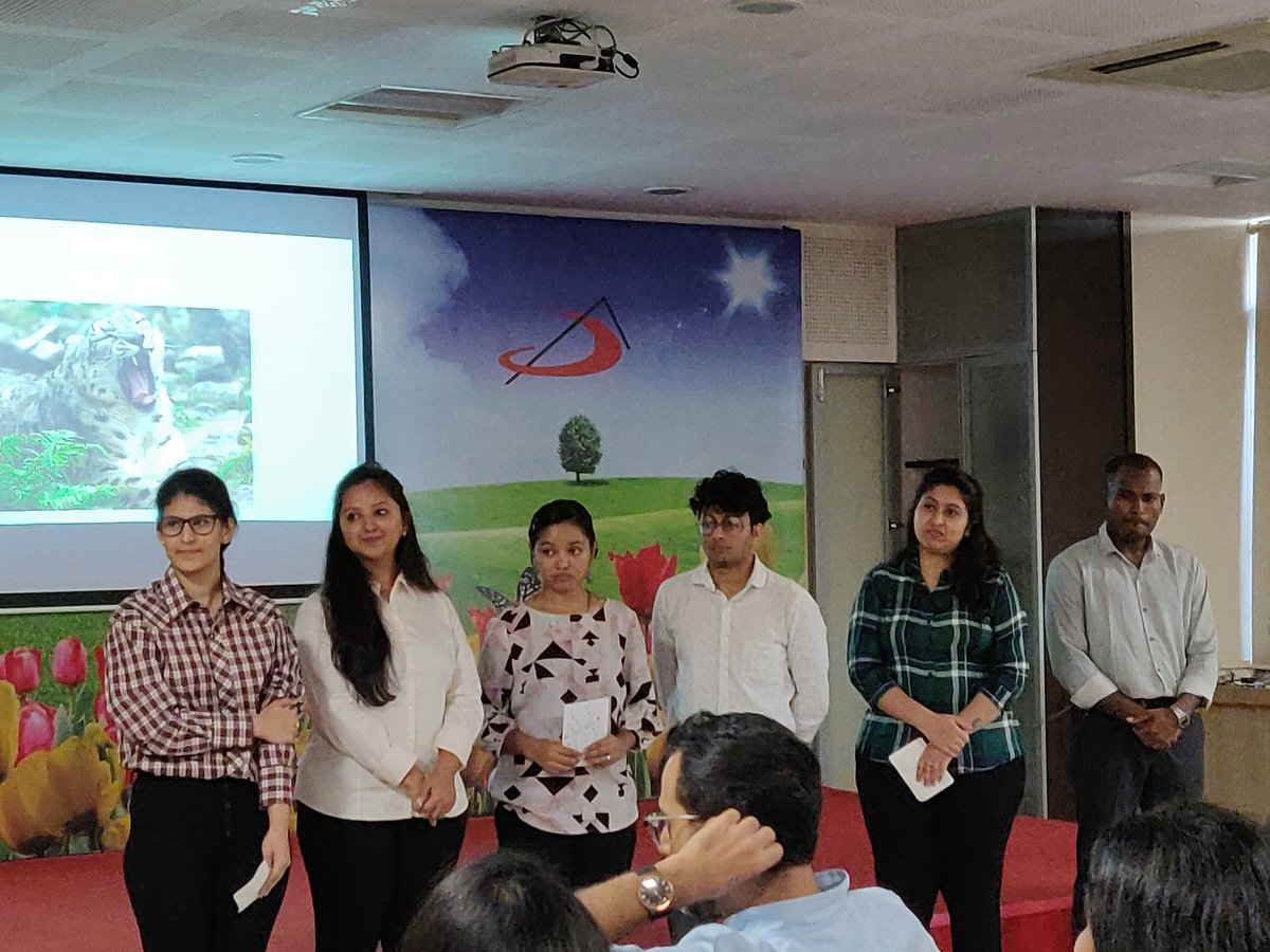 stpaulsice's tweet photo. One group of our advertising students presenting their strategies to promote their live client, Jokotta Discoveries.
.
Good job, guys!
.
#DiplomaInAdvertising #AdvertisingBatch #MediaSchool https://t.co/3lplGwAWW4