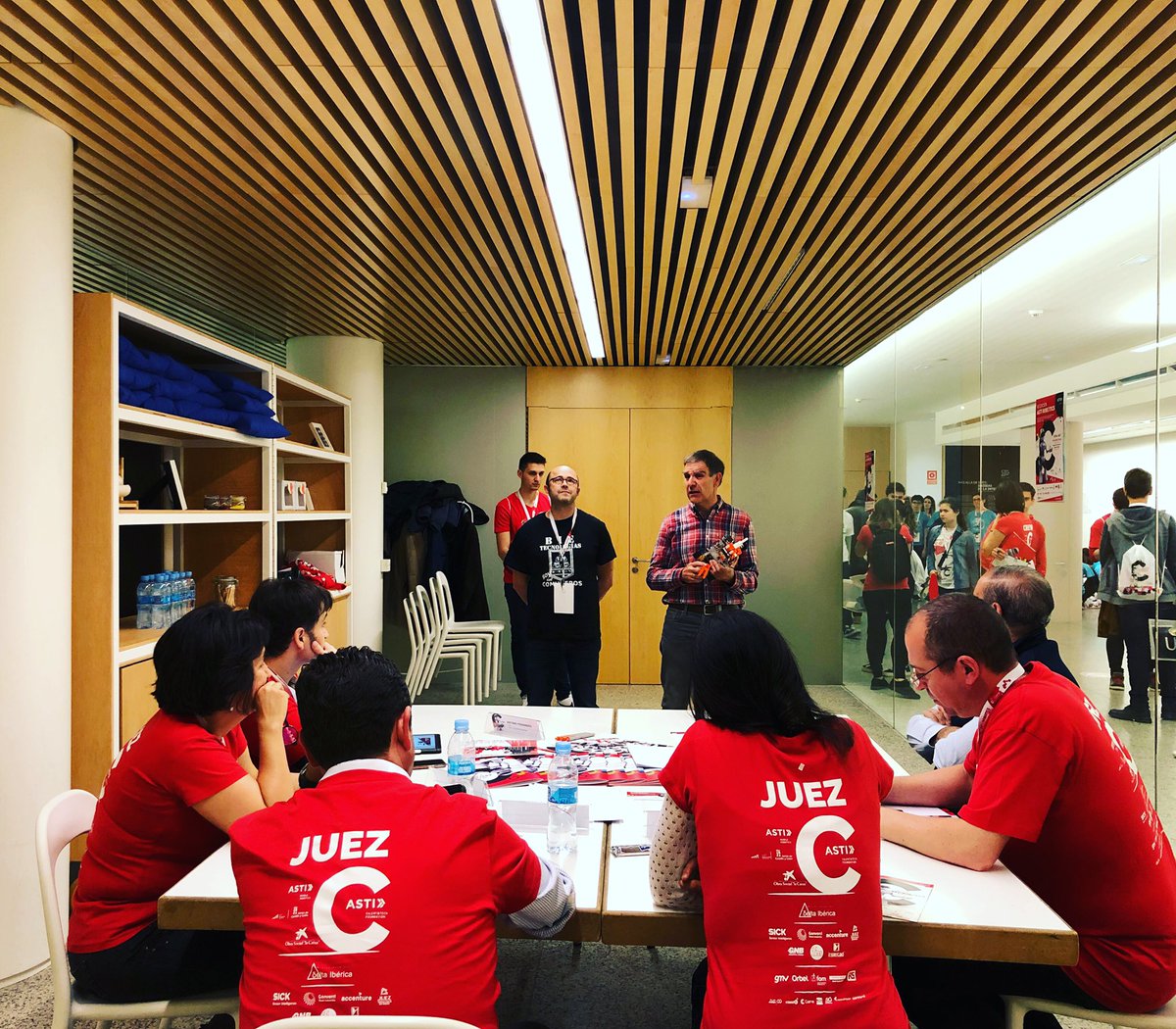 ASTI_France's tweet photo. Nous nous sommes bien amusés Samedi à #ASTIChallenge!
Une fête de la robotique à @museoevolucion, organisée par @astifoundation et sponsorisée par @astimrobotics et @caixabank
#ASTIRobotics @AstiChallenge
@ASTITechGroup @veronicapascboe @RubenMG_Burg @Roberto_Ranz https://t.co/BQg4ZFlPub