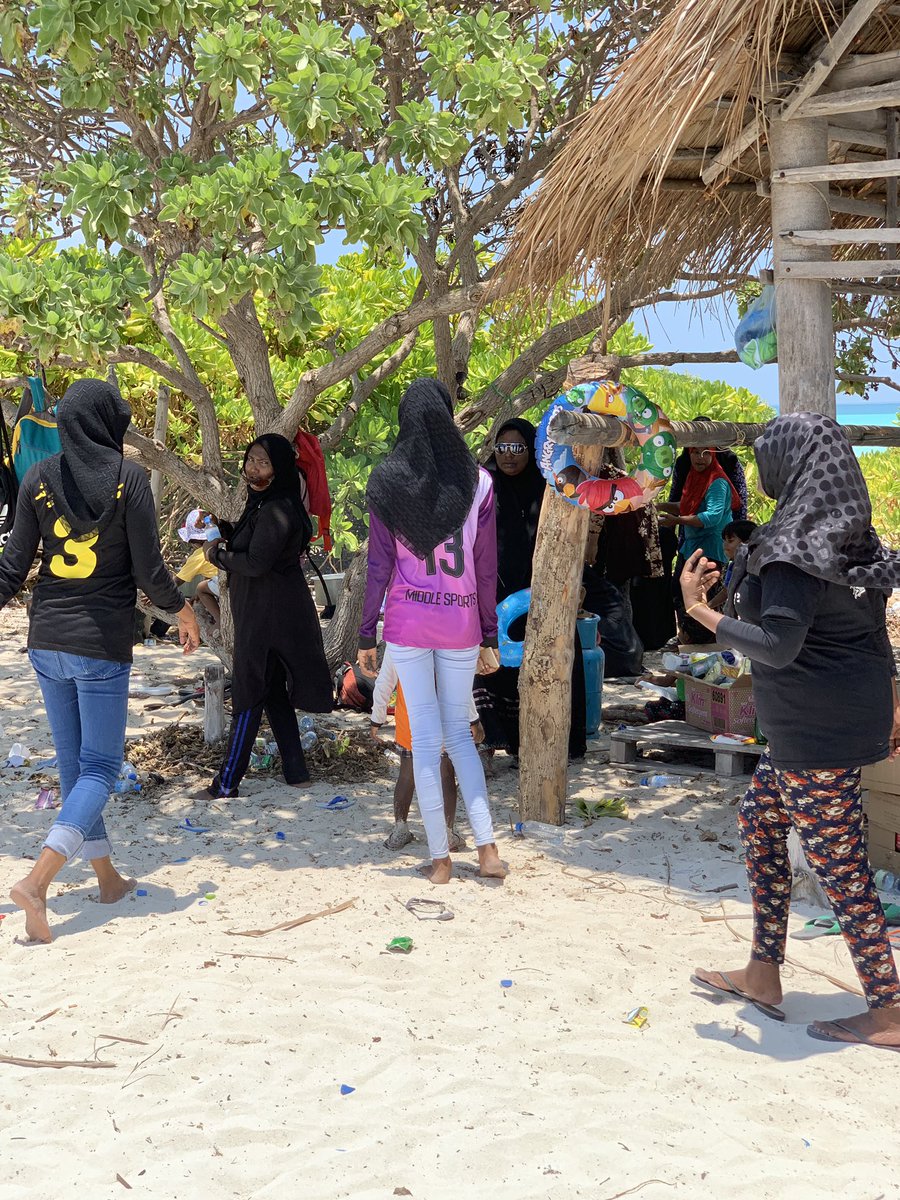 AliHashimSmith1's tweet photo. #Agenda19 Dhathuru Vote ufaaveyrikan Elected MP @waddxy https://t.co/vvhijnqQui