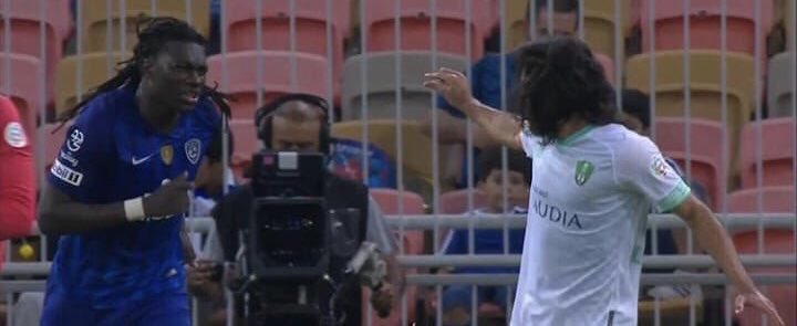 - أشار مدرب الهلال السابق بحركة تجاه لاعب الباطن ،، أصدرت لجنة الانضباط عقوبة بحقه !!
- قام عبدالغني بنفس الحركة تجاه قوميز ،، هل سيعاقب ؟!
- على فكرة ما نبيه يعاقب ،، بس حبينا نذكر الجميع ان للهلال قانون خاص يختلف عن بقية الاندية !!
<a href="/saudiFF/">الاتحاد السعودي لكرة القدم</a>