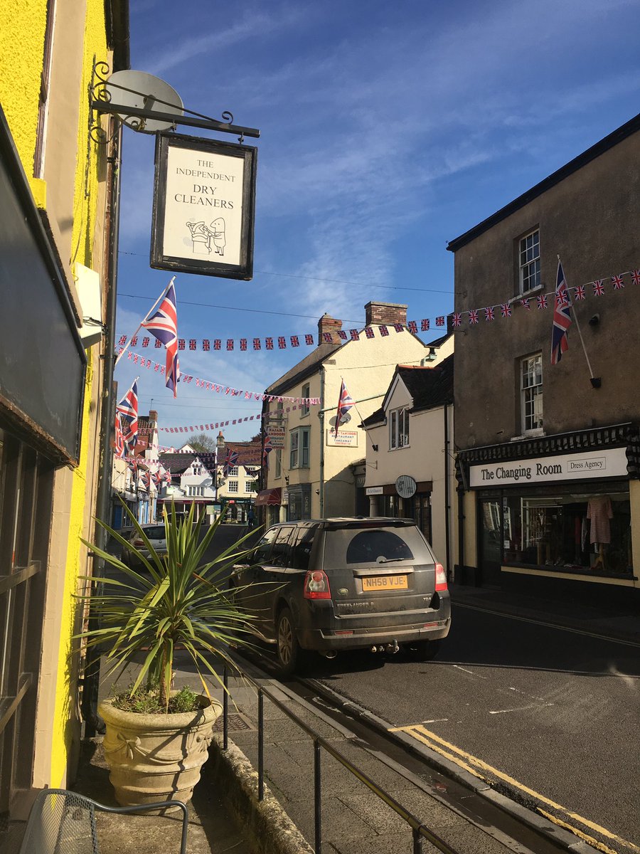 kidsstuff's tweet photo. Weather looks great here in #Wells why not pop in and see us #TheBigYellowToyShop #Toymaster #HappyEaster https://t.co/AGz0KShoZA
