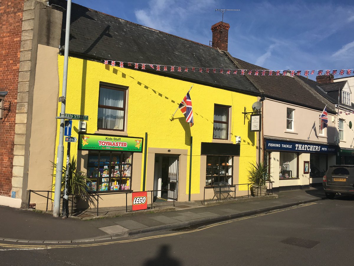 kidsstuff's tweet photo. Weather looks great here in #Wells why not pop in and see us #TheBigYellowToyShop #Toymaster #HappyEaster https://t.co/AGz0KShoZA