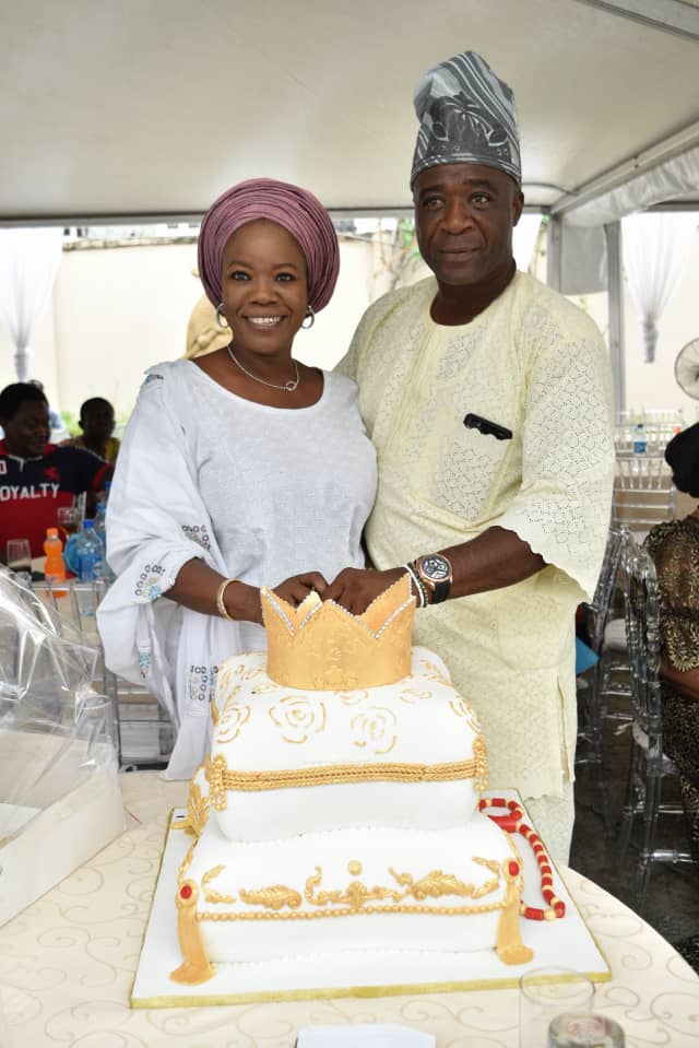 iruvilcda's tweet photo. The Executive chairman of Iru VI LCDA Princess (Hon) Rasheedat Abiodun Adu celebrating the 25th coronation ceremony of His Royal Highness Alayeiluwa Oba Idowu Abiodun Oniru, Akiogun (II)  Oniru of Iru Land and Environs.  Kabiyesi o !!!
Thanks to everyone who celebrated with us. https://t.co/CTQx3Xiets