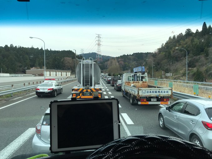 名神高速 下り 関ヶ原ic 米原jctで通行止め 右翼の街宣車が斜め止めして道を塞いでいる との情報 まとめダネ