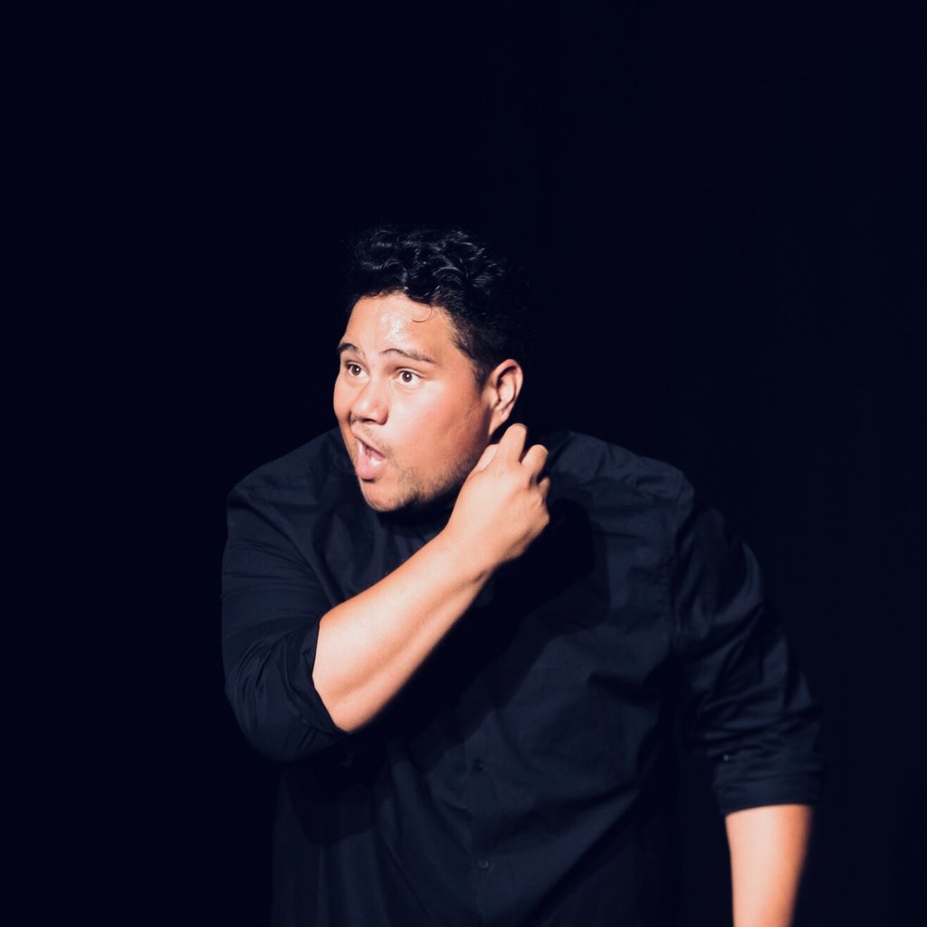 "I wanted to be just like him....I drew on sideburns with my sisters felts..."
#RETURNSEASON #superhughmannz #hughjackman #wolverine #soloshow #onemanshow #marvel #finatic #wolverine #musicaltheatre #showman #showbiz #broadway #musicals
#tapdance #sequin #cabaret #comedy