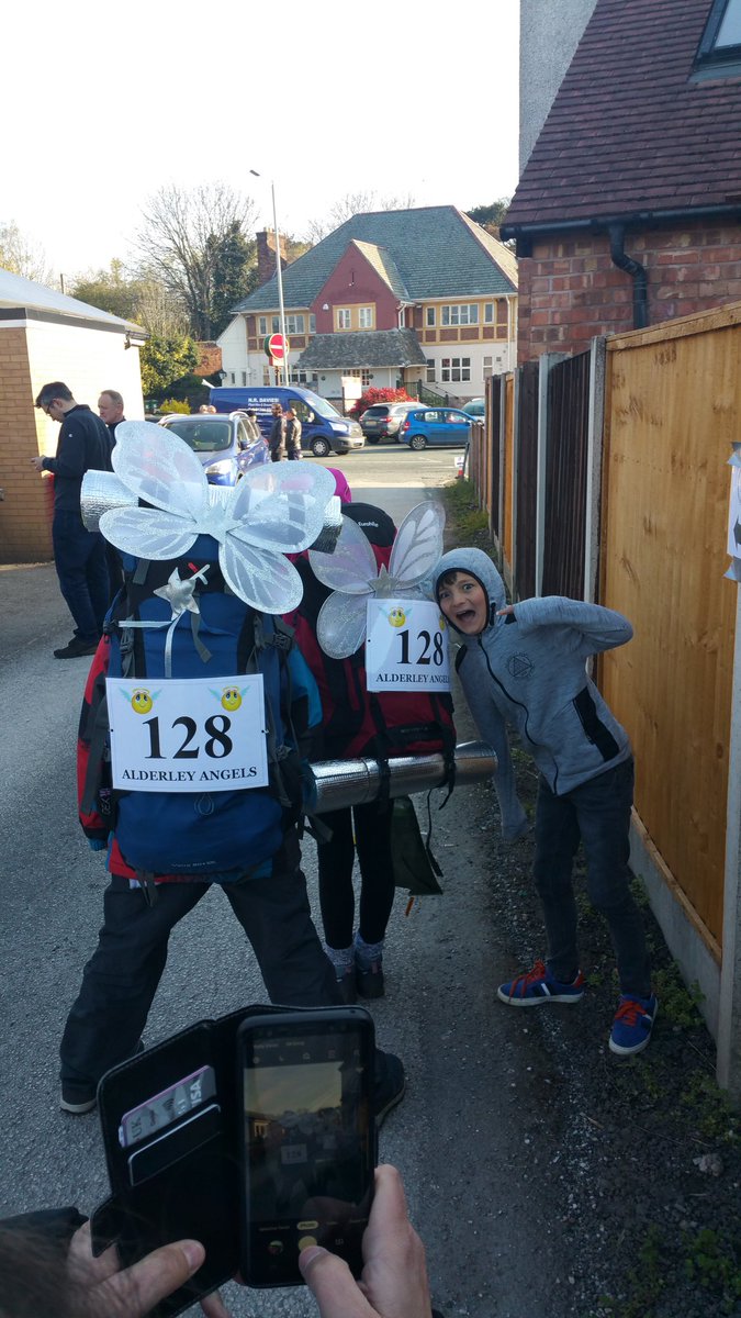 Team 128 alderley angels have set off. #cheshirehike Good luck girls.<a href="/CheshireScouts/">Cheshire Scouts</a> @cheshirehike <a href="/Edge_Scouting/">Alderley District Scouts</a> @AlderleyDYC