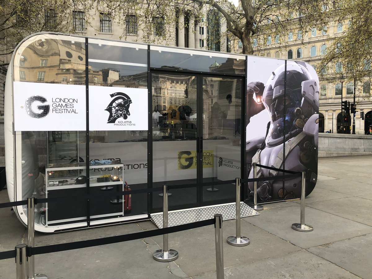 Kaizerkunkun's tweet photo. KOJIMA PRODUCTIONS pop-up shop exclusively at Trafalgar Square today! Just today! 
本日土曜日ロンドンのトラファルガー広場にてコジプロのポップアップショップが1日限定オープンします！お近くの方は是非👍 https://t.co/wsLlwgXFq4