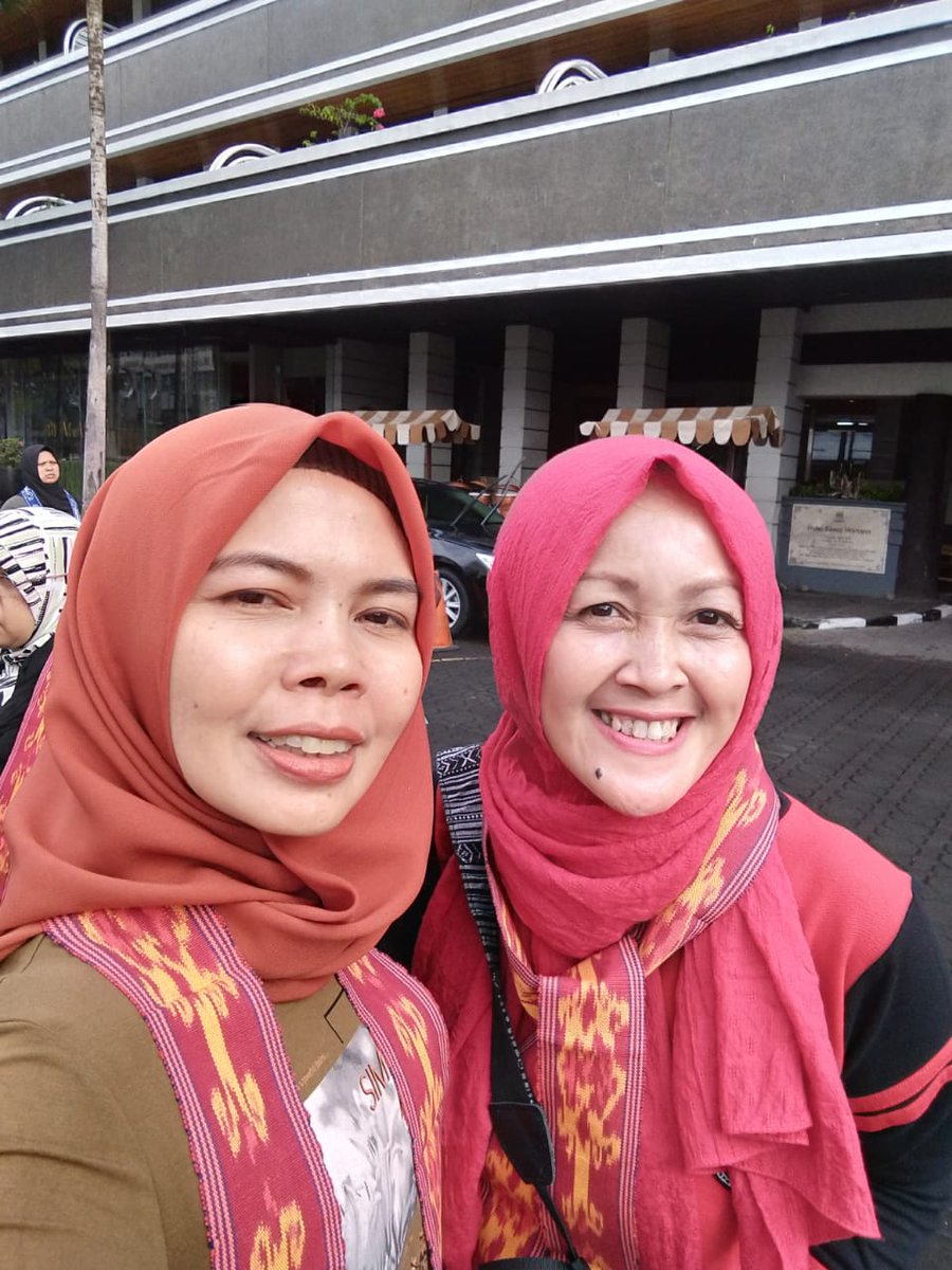 nchiehanie1's tweet photo. Haseeeek Ketemuh @Travelerien jelong2 kitaaah #ZenBookID #ZenBookID_Bandung #2019PakaiZenBook https://t.co/u0L6NnWMsV