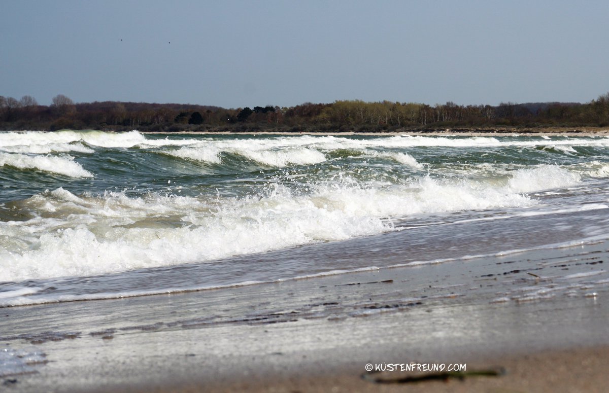 Lasst euch den Wind um die Nase wehen. #Travemünde und Umgebung bieten herrliche #Ausflugsziele und sind von #hamburg und #hannover schnell zu erreichen – auch mit der #bahn – Enjoy bit.ly/2U6jjYA
