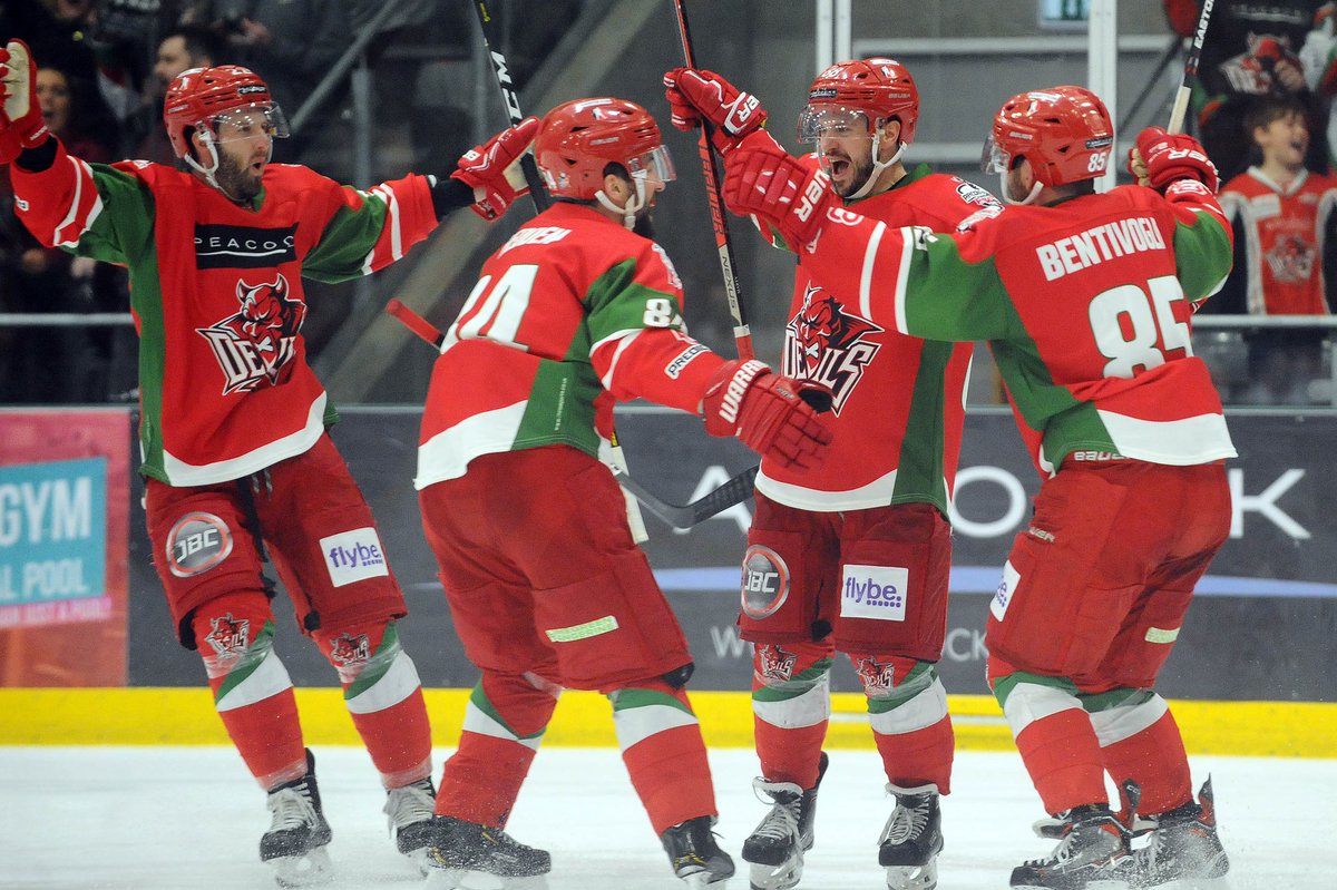 Bore da Red Army and happy #POFW game day 🙌🏻 

Our semi-final against the Panthers is at 5 pm 😈