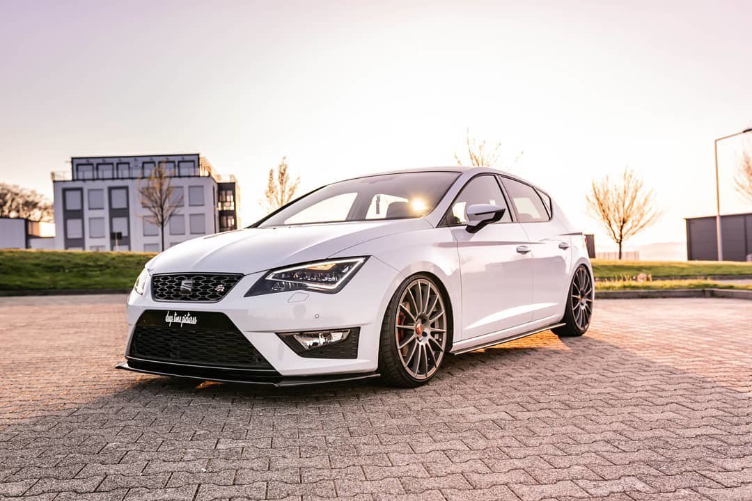 apFahrwerke's tweet photo. Good Morning World - Have a nice Weekend ☀🎉
.
https://t.co/3j5JXWyVei
.
#ap #apsportfahrwerke #apcoilovers
.
#apinside #apsuspension #apgewindefahrwerk #lowisalifestyle #tuning #low #stance #static
.
#seat #leon #seatleon #vag #vagtuning #car #tuningcars #deeplove #instagood https://t.co/cCduZMnuH6