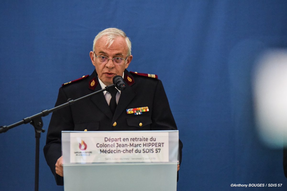 SSSM_57's tweet photo. @COZ_EST @PompiersFR @ars_grand_est @MoselleCD57 Cérémonie de départ en retraite du Médecin Colonel Jean Marc Hippert médecin chef @SSSM_57 @SDIS57. https://t.co/3eNMUb7Xmx