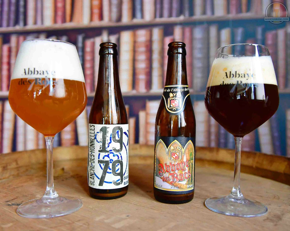 Beer_Tourism's tweet photo. Founded in 1979 Brasserie de l'Abbaye des Rocs is one of the oldest microbreweries in Belgium. This is commemorated with a new glass as well as a new label. https://t.co/WYEYXvOLxH #microbrewery #brasserie #brasseriedelabbayedesrocs #abbayedesrocs #blanchedeshonelles https://t.co/30pf9ayfQR