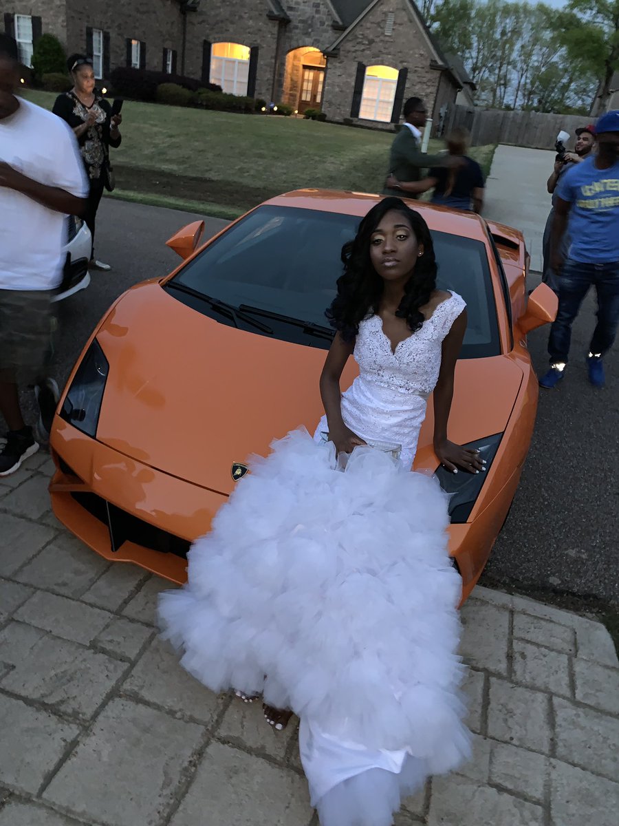 lolaalivee's tweet photo. #RAISINGHELL #DEVILSNIGHTMARE #ALLHELLBROKELOOSE Prom 2K19 https://t.co/IDngtt24ad