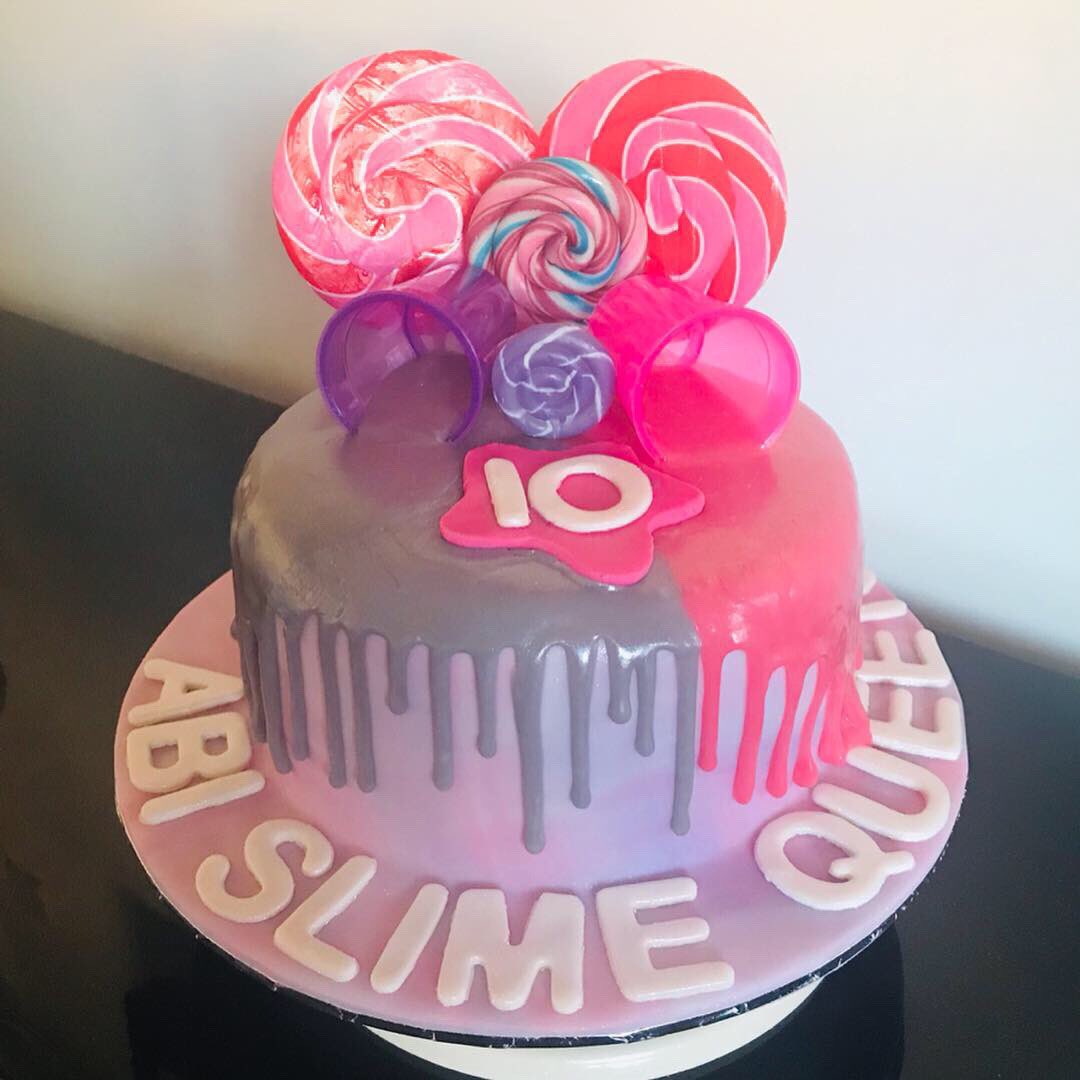 stephmcd90's tweet photo. Made this for little Abi’s 10th birthday. She loves slime and she loved her slime cake. Quadruple chocolate may I add. Chocolate sponge cake, chocolate buttercream, chocolate spreads and the slime is white chocolate ganache. #StephsCakes #AmateurBaker #SlimeCake #Slime https://t.co/7tknUyXV03
