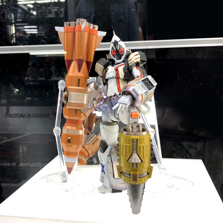 こちらが展示中のS.I.C. #仮面ライダークウガ #仮面ライダー龍騎 #仮面